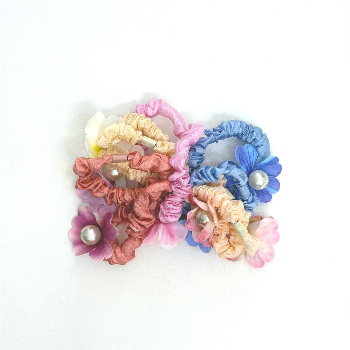 HPN-2695 (10 pcs) Pearl Flower Scrunchies
